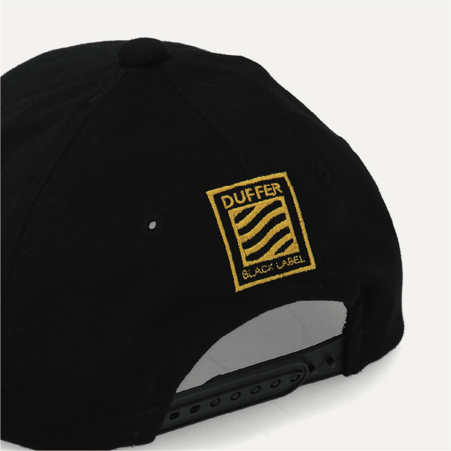 両ブランドロゴを生かしたコラボCAP